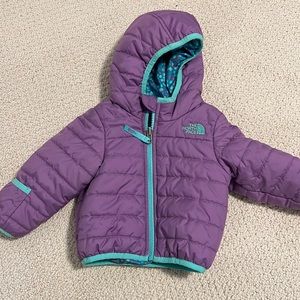 The North face Girls' Hooded Reversible Puffer Coat
Size:6- 12M